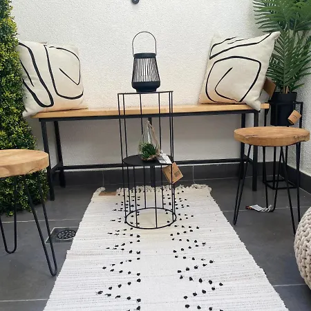 Spalatum New Chic & With Kitchen And Terrace - Centre Gasthof