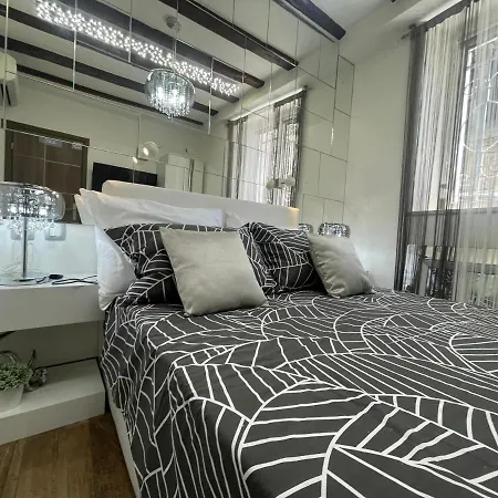 Spalatum New Chic & With Kitchen And Terrace - Centre Gasthof *