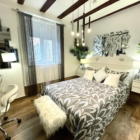 Spalatum New Chic & With Kitchen And Terrace - Centre Gasthof *